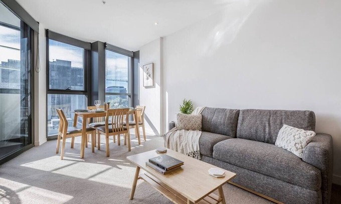 Cremorne Apartment | 1 bedroom apartment close to MCG!