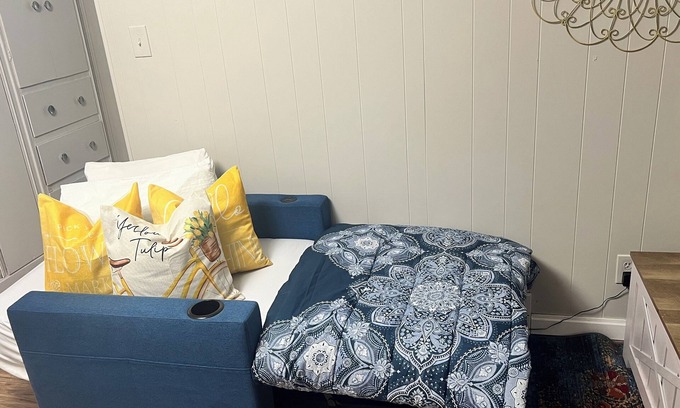 Lackawanna Apartment | 1-bedroom apartment in, Buffalo with AC, WiFi-near Bills Stadium