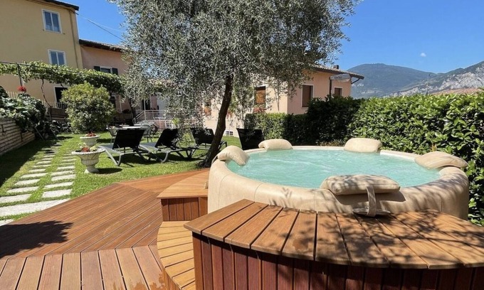 Cassone Apartment | 1 bedroom apartment in malcesine