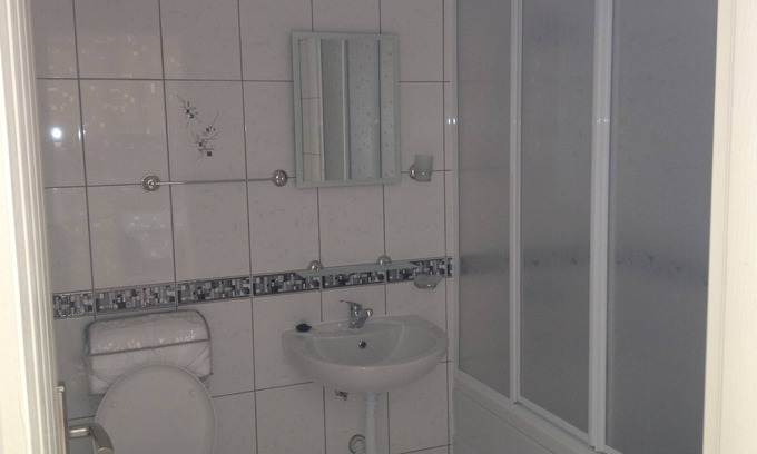 Altnkum Apartment | 1 Bedroom Apartment Sleeps 4