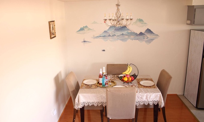 Alhambra Apartment | 1-bedroom apartment with WiFi, AC/pet family friendly/private parking