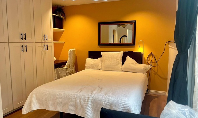 Bay Ho Apartment | 1-bedroom apartmt with full kitchen, bath, private entrance, fenced-in backyard.