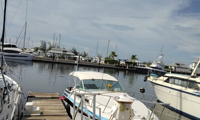 Key West Boat Rental | 1-bedroom boat at the Perry with AC, fitness room and 2 swimming pools