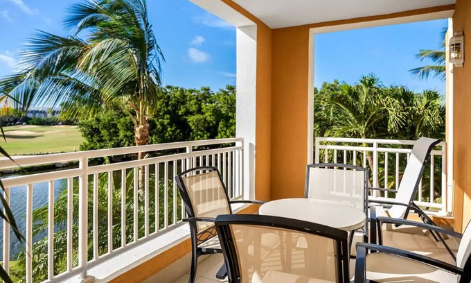 Aruba Condo | 1 bedroom condo, sleeps 4. 10 min walk to beach. Quiet Beach & Golf Resort