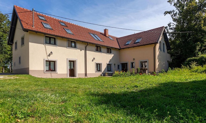 Ajdovscina Apartment | 1 bedroom nice apartment in Col