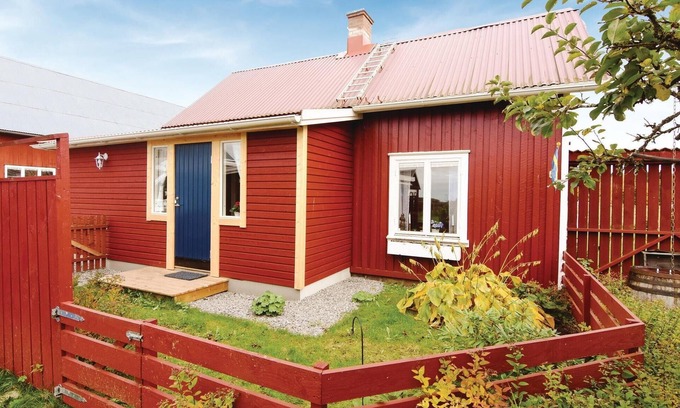 Larv House | 1 bedroom pet friendly home in Larv