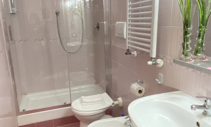 Rione XVIII Castro Pretorio House | 1 Bedroom Private vacation home in Rome
