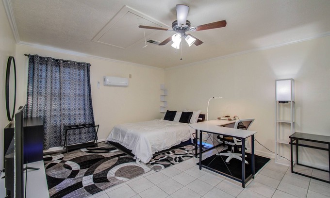 Clodine Apartment | 1 Bedroom Studio Apartment