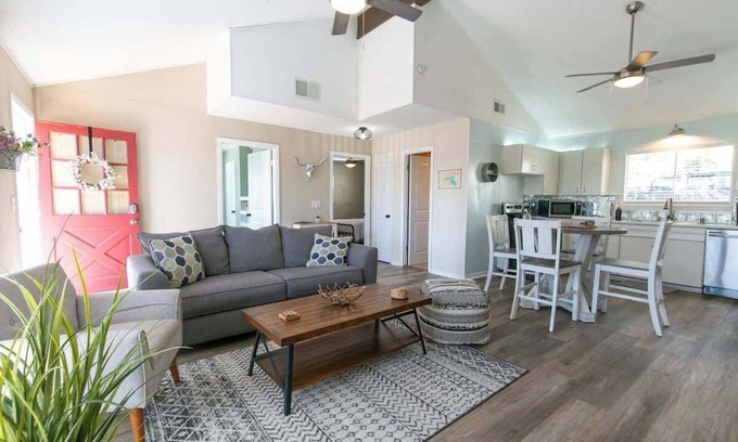 Canyon Lake House | 1 Blk to Lake/Firepit/Games/Hill Country Views!