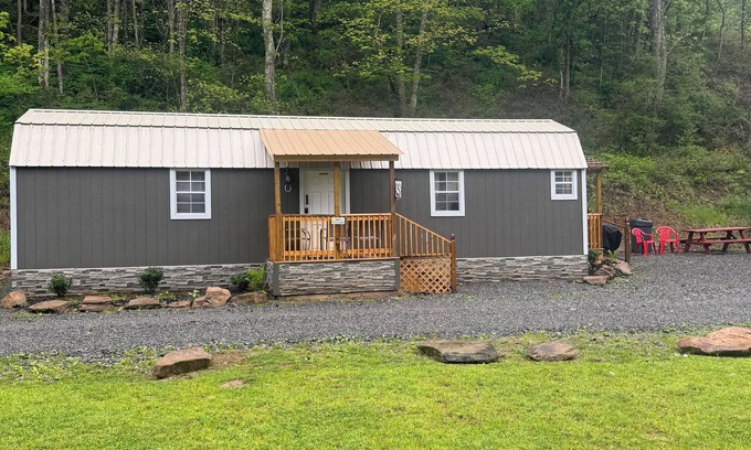 Freeman Cabin | 1 BR/1BR Lofted Cabin West Virginia Hatfield McCoy ATV Trails