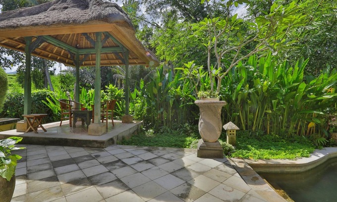 Penatih Villa | 1 BR Villa near Ubud with a private plunge pool and a living area incl breakfast