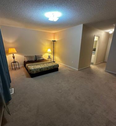 Brampton House | 1 Brampton Executive Suite- Great Location- Opp Plaza, Restaurants, Gym, Shopping