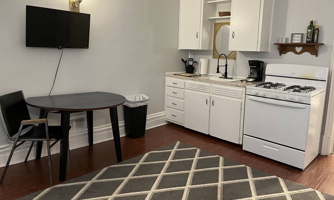 Flint Apartment | #1 Central Park Downtown Apartment