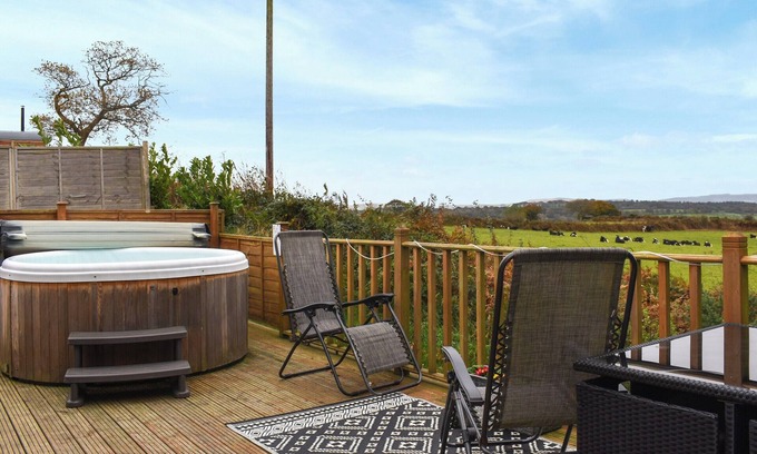 Lampeter Cottage | 1 bedroom accommodation in Lampeter Cambrian mountains