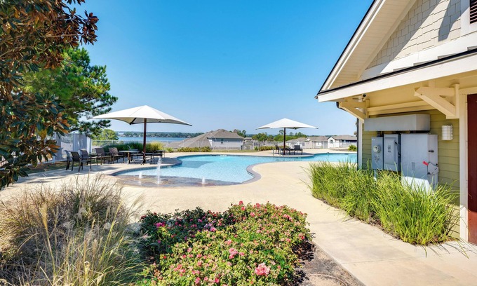 Conroe House | < 1 Mi to Lake Conroe: Home w/Furnished Patio!