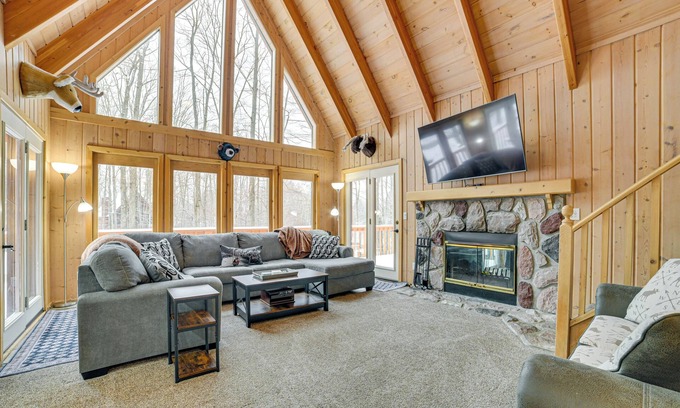 Harbor Springs Cabin | < 1 Mi to Nubs Nob Ski: Cabin w/Sauna & Deck!