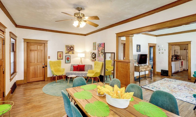 Lincoln House | 1 Mi to UNL: Group Getaway w/Game Area