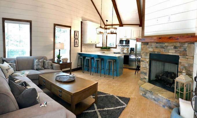 Gumlog Cottage | 1 MILE FROM TUGALOO STATE PARK AND 45 MINUTES FROM CLEMSON SC