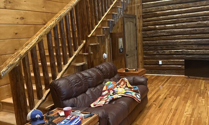 Dundas Bed & Breakfast | 1 of a kind custom lodging