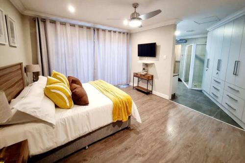Bayswater Apartment | 1 on Fairway