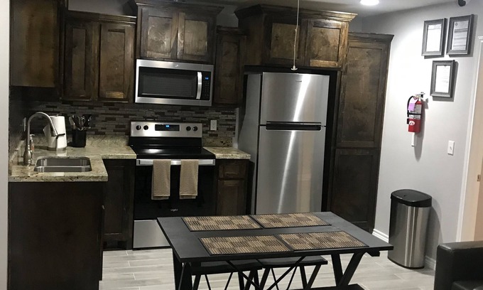 Aransas Pass House | 1 Queen/4 twins/sleeps 6