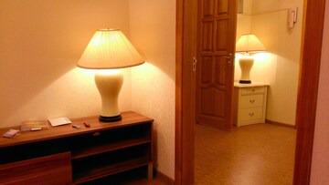 Pozniaky Apartment | 1-room apart 49 sq.m. in a 20 storey new house near the metro station "Poznyaki"