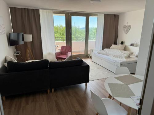 Jakobshof Apartment | 1 Zimmer Wohnung mit Balkon und Küche