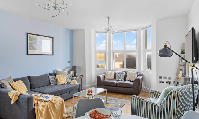 Torcross Apartment | 10 At The Beach, Torcross - an apartment that sleeps 6 guests in 2 bedrooms