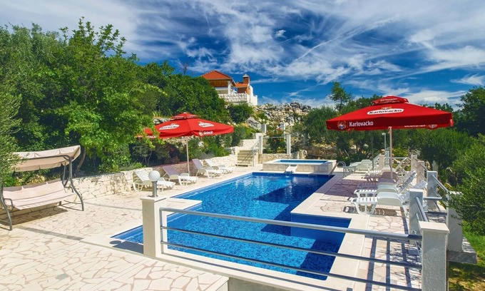 Kucice House | 10 bedroom beautiful home in Kucice