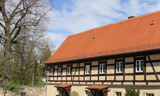Maxen Apartment | 10 km to Dresden - Modern apartment in the farm with own horses, garden pool