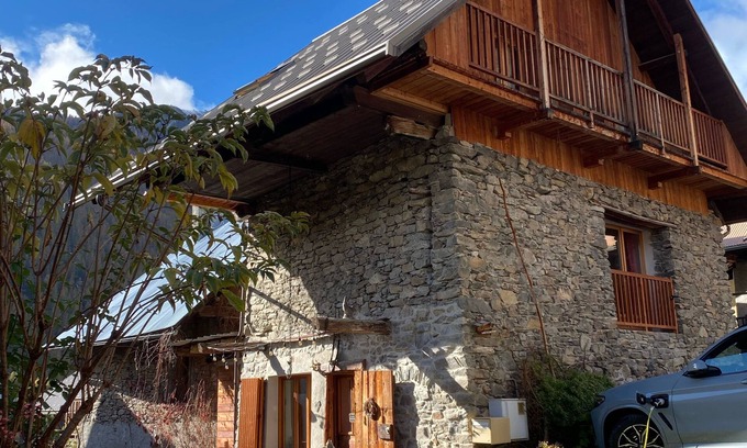 Vallouise-Pelvoux Ski Chalet | 10 minutes from the ski slopes, authenticity, charm and great comfort
