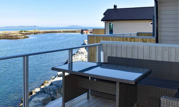 Haram House | 10 person holiday home in Brattvåg