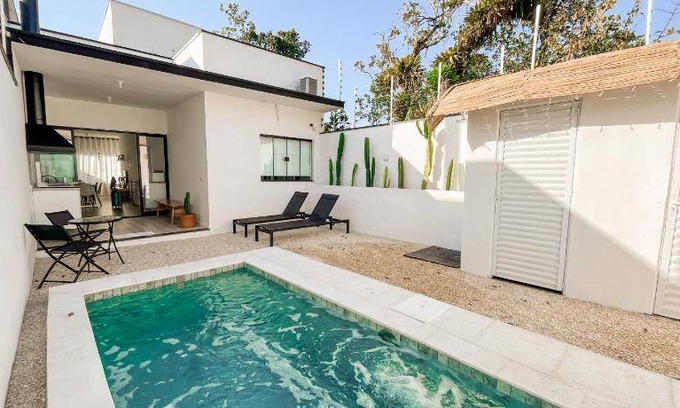 Praia da Enseada Bed & Breakfast | 100 m² Bed and breakfast ∙ 2 bedrooms ∙ 6 guests