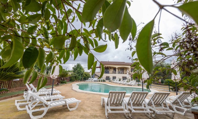 L'Ametlla del Valles House | 100 m² House ∙ 4 bedrooms ∙ 8 guests