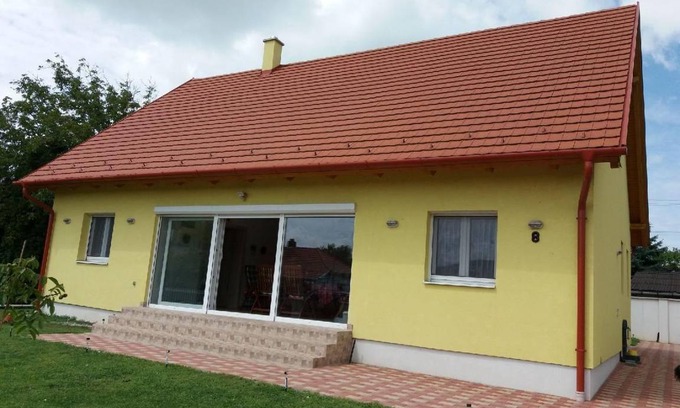 Fonyodliget House | 100 m² House ∙ 3 bedrooms ∙ 6 guests