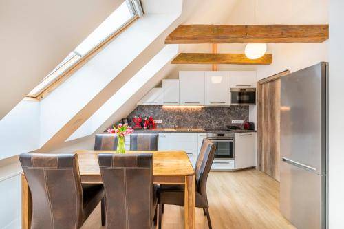 Stare Mesto Apartment | 100 m² Serviced apartment ∙ 3 bedrooms ∙ 9 guests