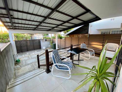 Roches Brunes Villa | 100 m² Villa ∙ 3 bedrooms ∙ 6 guests