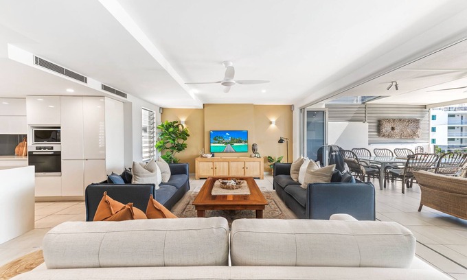 Alexandra Headland House | 100 steps to the beach. Our modern Sunshine Coast home accommodates 12 guests