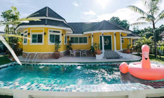 Chiang Rai Villa | 1000 m² Villa ∙ 5 bedrooms ∙ 12 guests