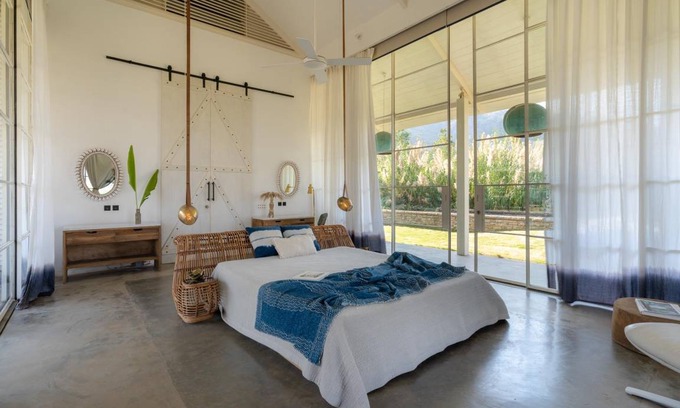 Alibaug Villa | 1000 m² Villa ∙ 5 bedrooms ∙ 12 guests