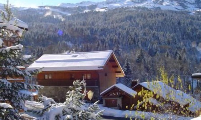 Meribel Centre Apartment | 100m from resort center, 1st floor, swimming pool, terrace, balcony, fireplace or stove, parking, tv