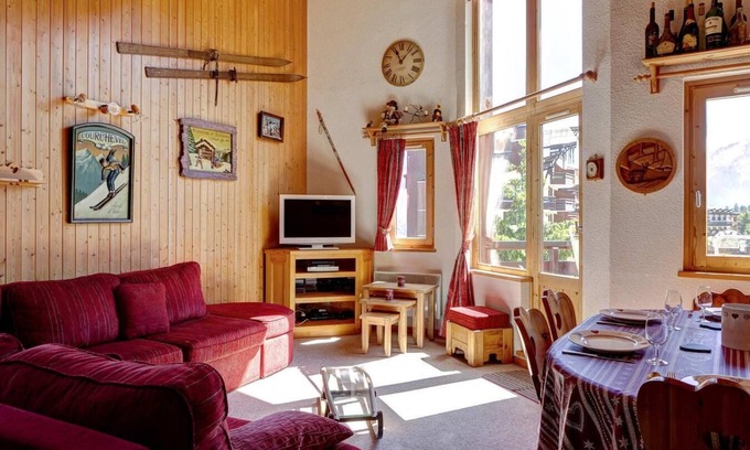 La Perriere Apartment | 100m from resort center, 2nd floor, view forest, balcony, tv, ski locker, 65m², La Tania