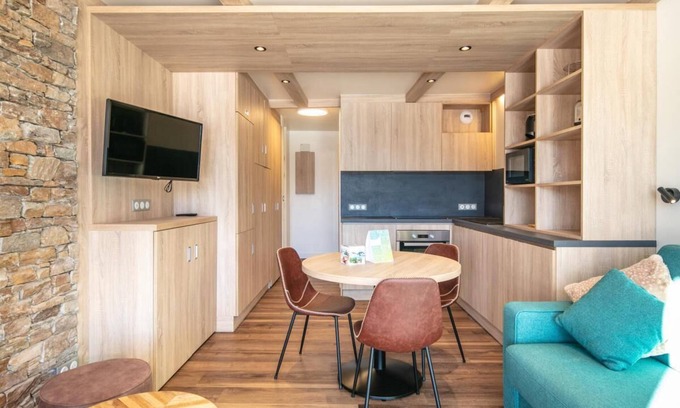 Doucy-Combelouviere Apartment | 100m from resort center, terrace, parking, tv, ski locker, 23m², Valmorel