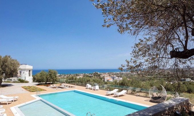 Xiro Chorio Villa | 100m2 heated pool, absolute privacy and mesmerising views!