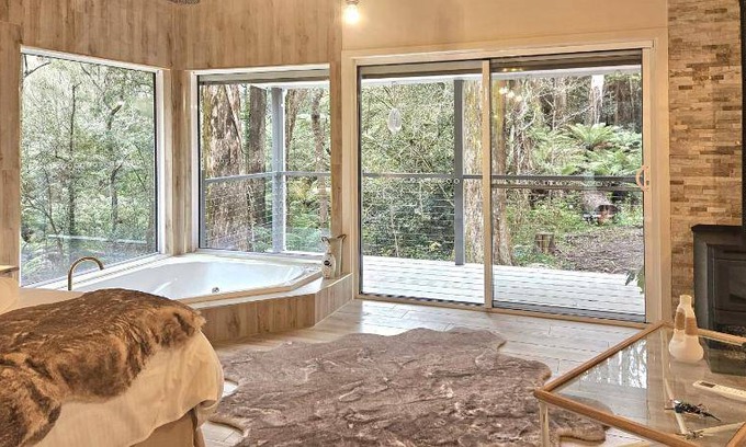 Mount Dandenong Bed & Breakfast | 106 m² Bed and breakfast ∙ 3 bedrooms ∙ 8 guests
