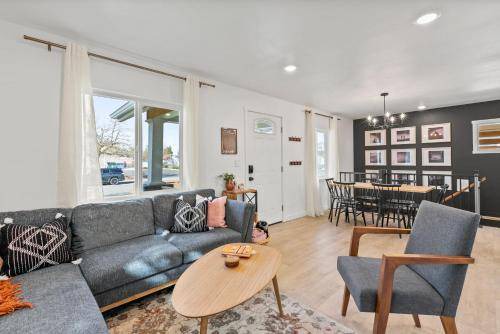 West Central House | 106 m² House ∙ 1 bedroom ∙ 7 guests