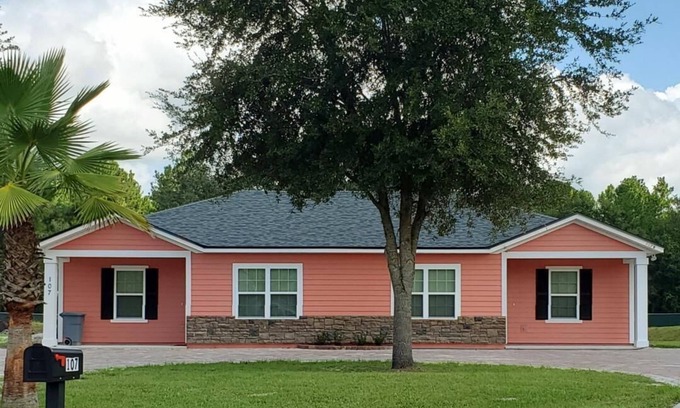 Hollister House | 107-A Flamingo Getaway