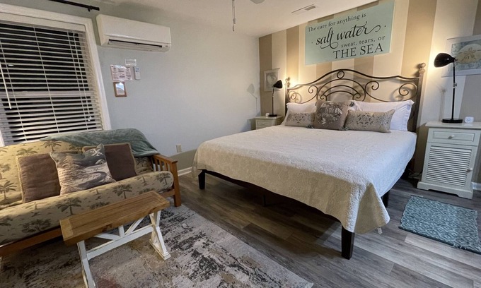 Isle of Palms Condo | #109 Heart of IOP 1st Fl Studio 4 Minute Walk to Toes in Sand