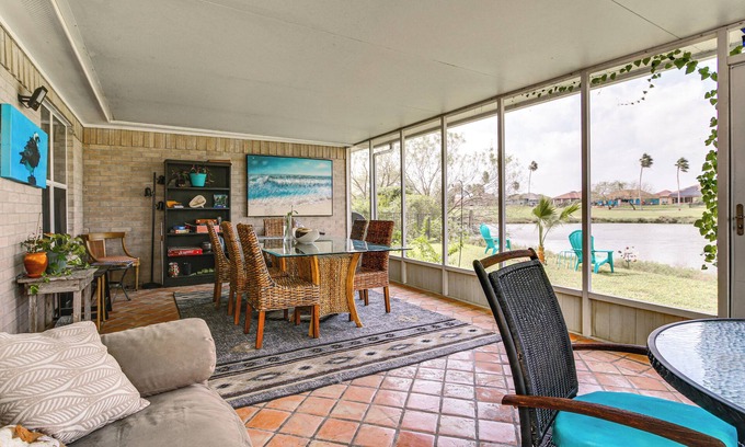 Laguna Vista House | 11 Mi to Isla Blanca Beach: Townhome w/Lake Views