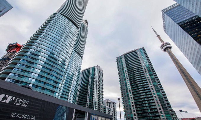 Toronto Entertainment District Apartment | 110 m² Apartment ∙ 3 bedrooms ∙ 8 guests